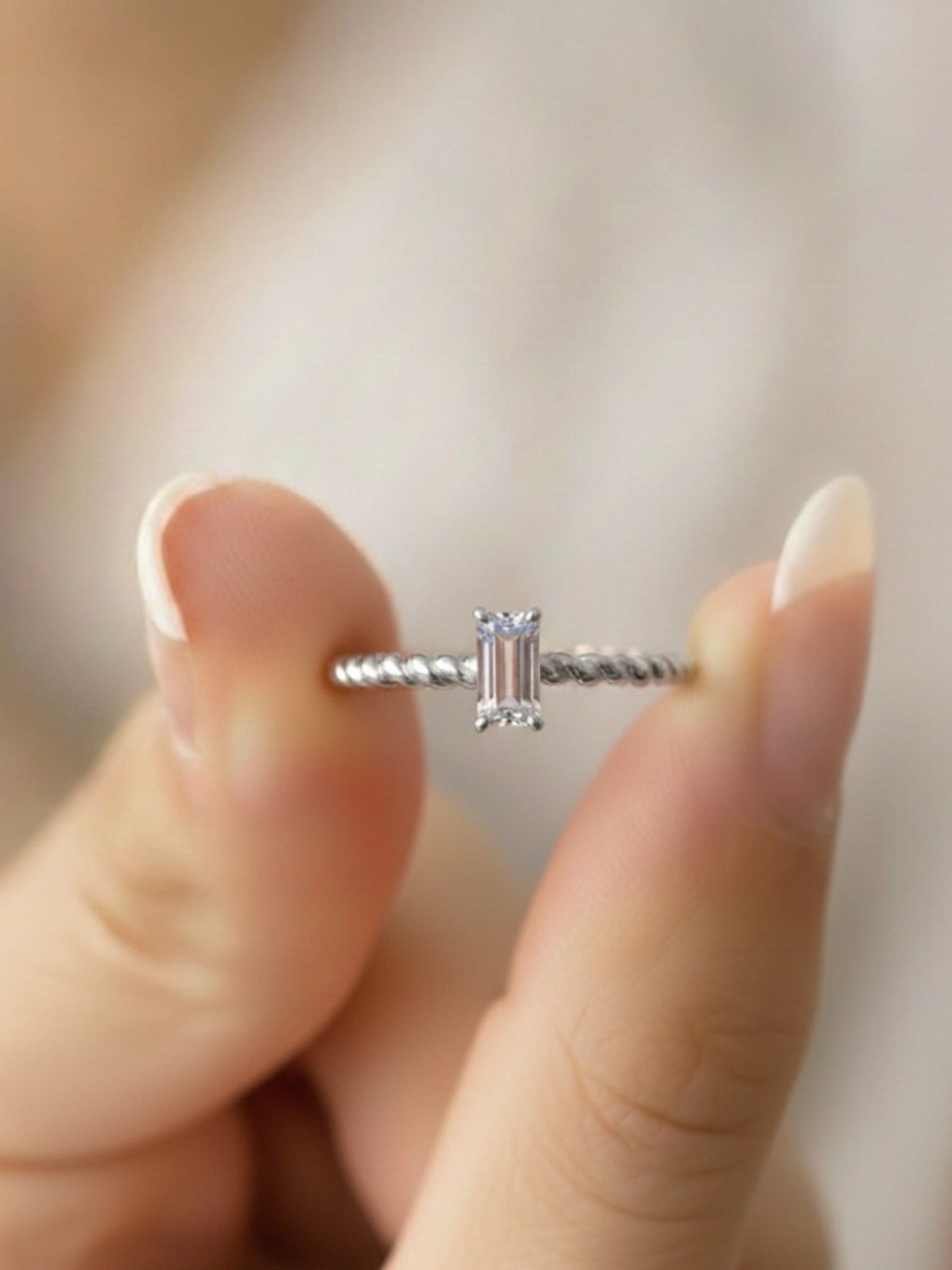 Twist Elegance Ring